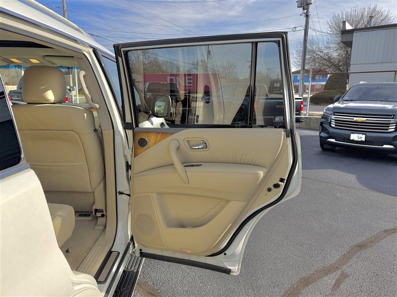 Used 2014 INFINITI QX80 4WD image 17