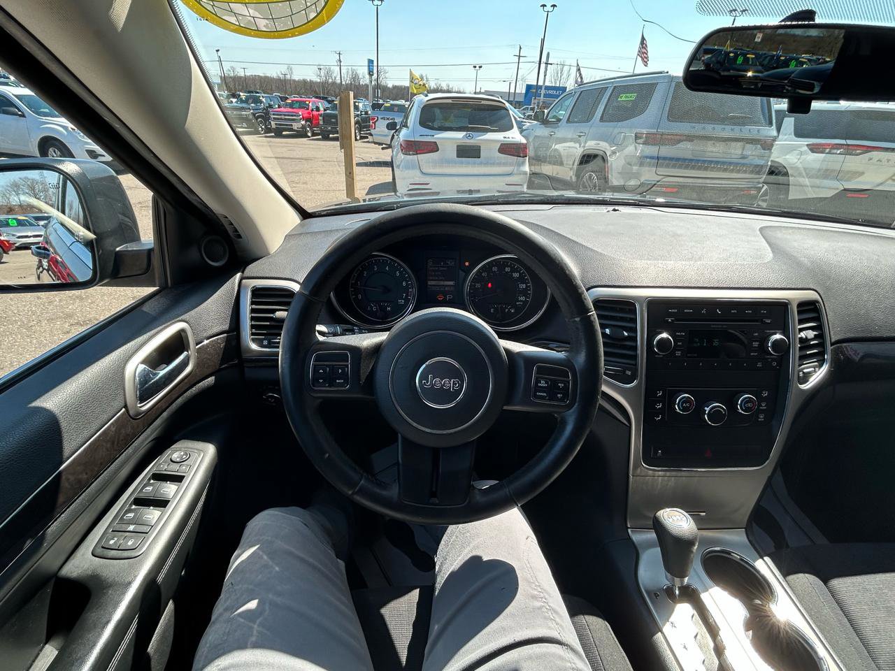 Used 2011 Jeep Grand Cherokee Laredo image 26