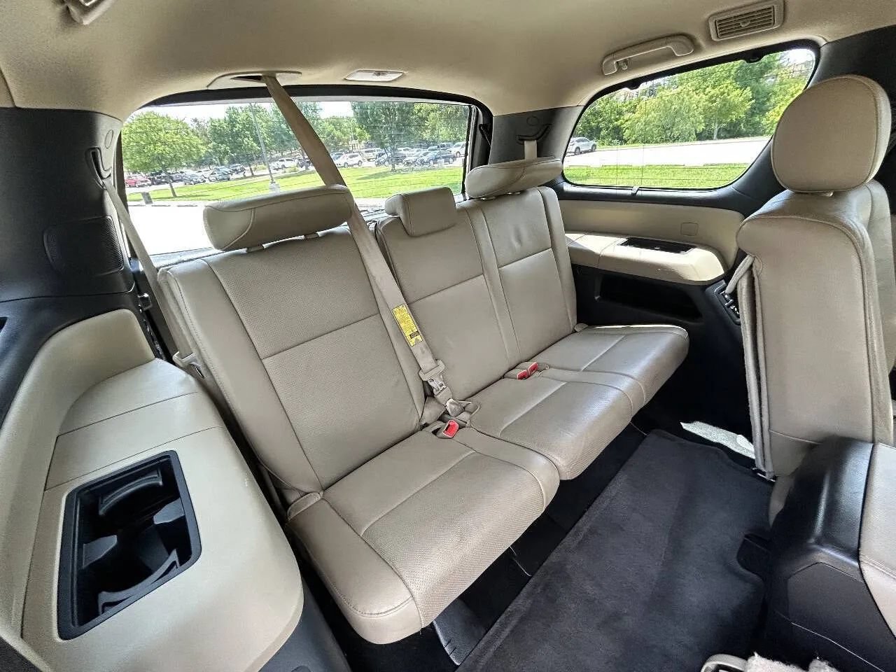 Used 2016 Toyota Sequoia Platinum RWD image 16