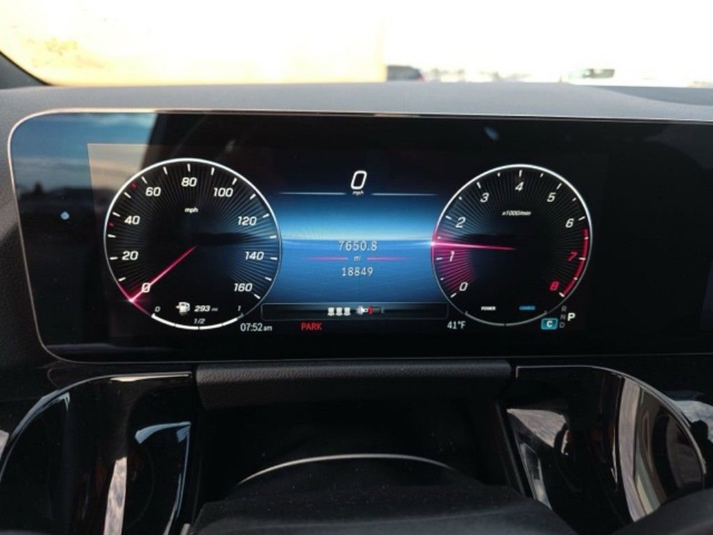 Used 2025 Mercedes-Benz GLA 250 4MATIC image 13