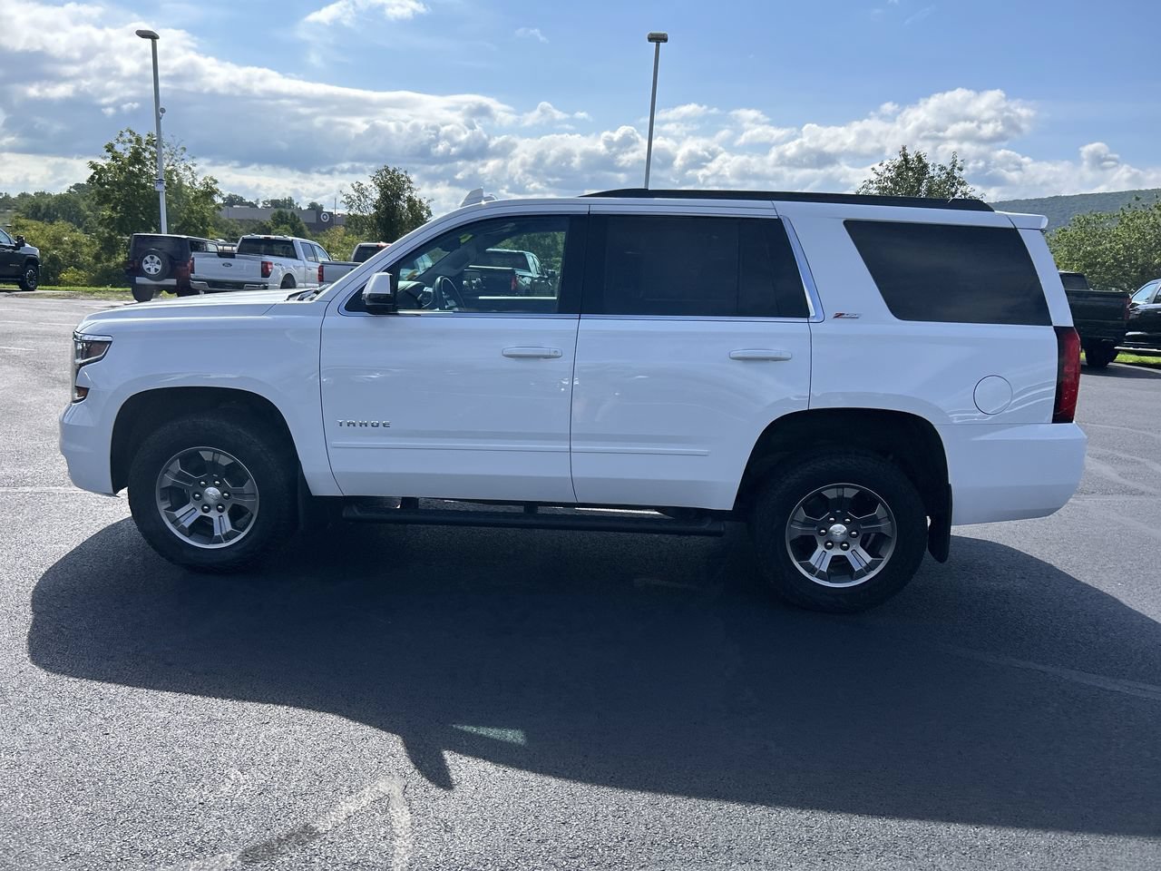 Used 2020 Chevrolet Tahoe LT w/ Off-Road Package AWD/4WD image 4