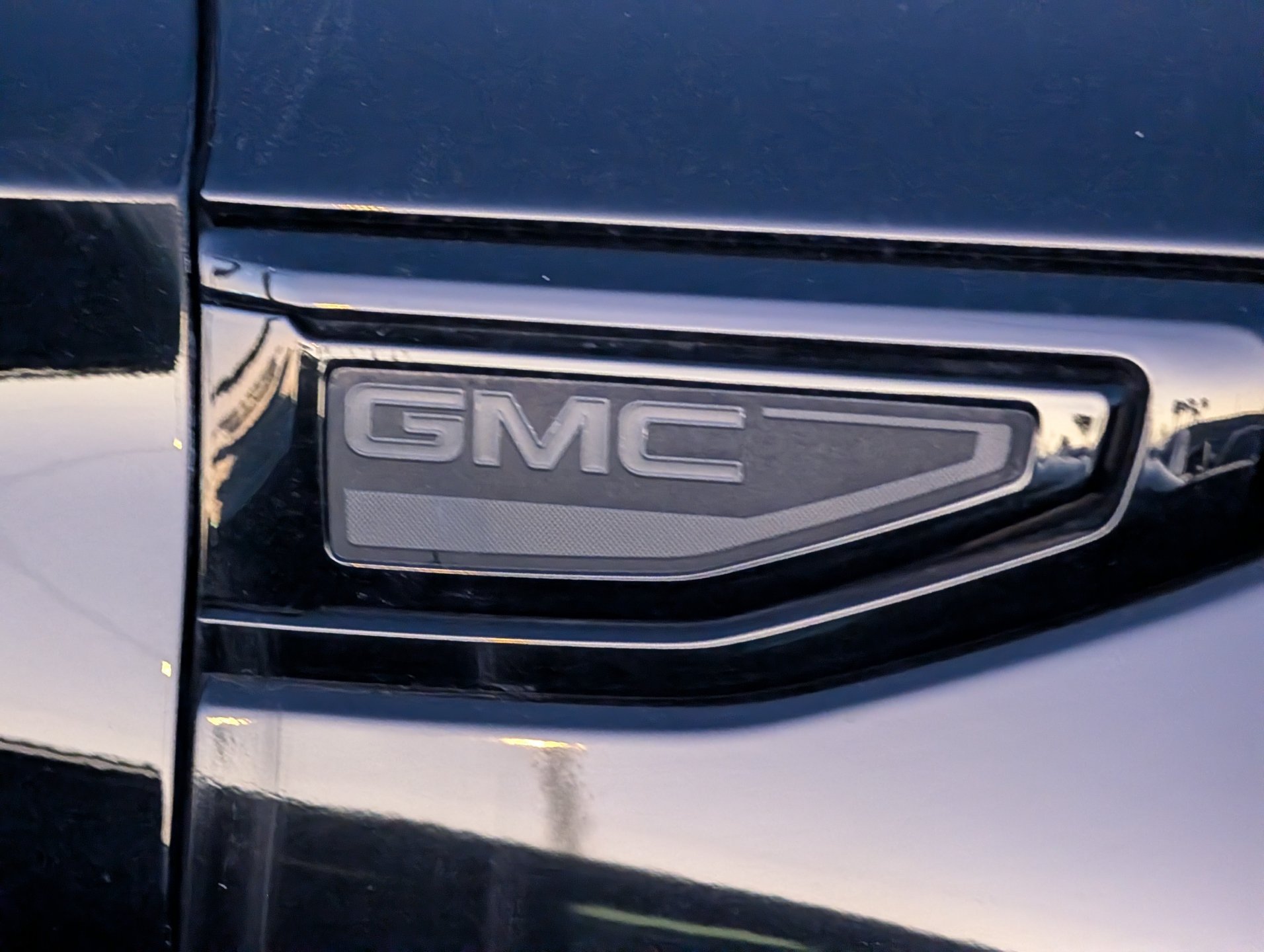 Certified 2022 GMC Yukon XL Denali w/ Denali Premium Package AWD/4WD image 2