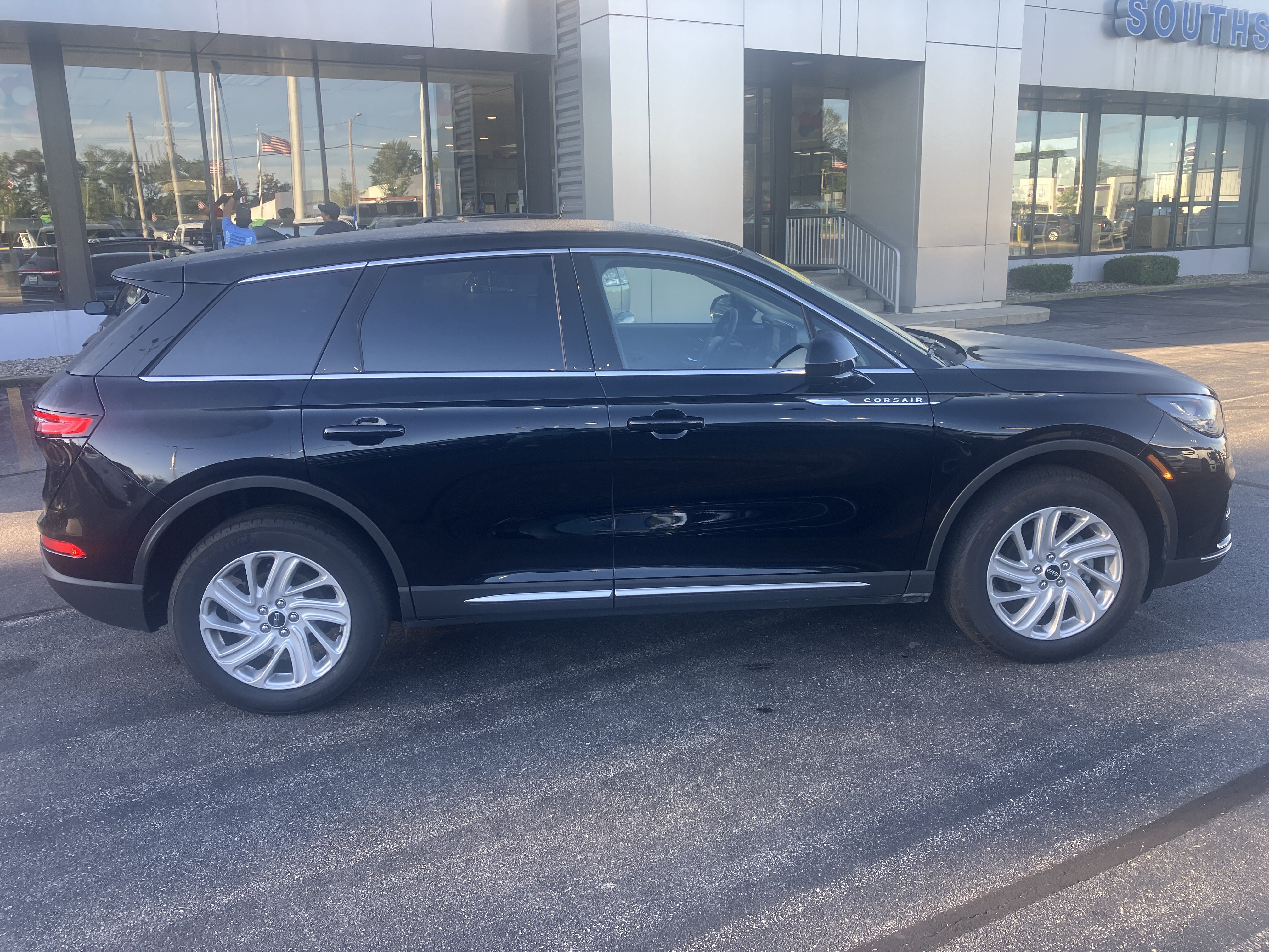 Used 2023 Lincoln Corsair AWD image 8