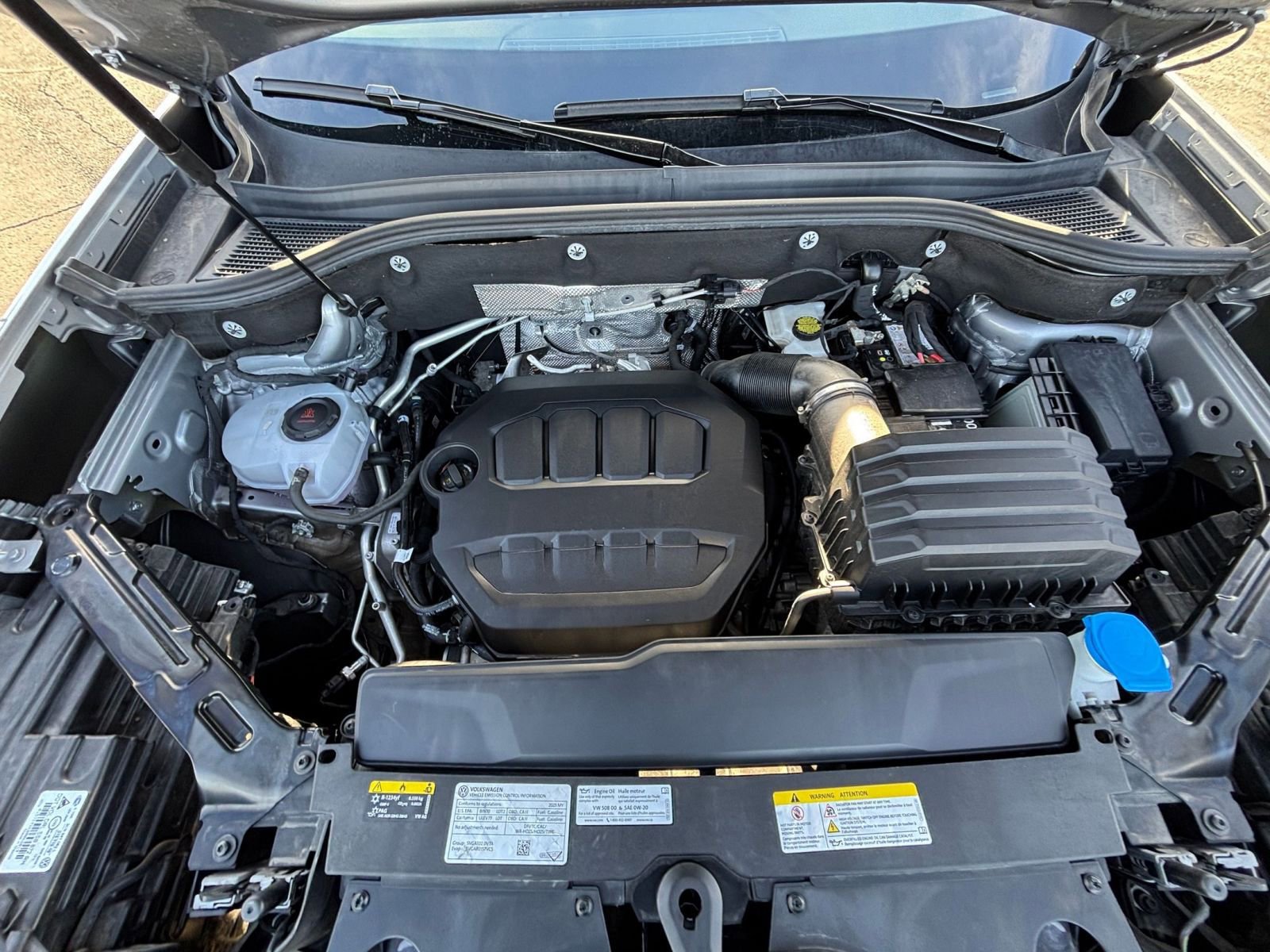 Used 2025 Volkswagen Atlas Cross Sport SE AWD/4WD image 34