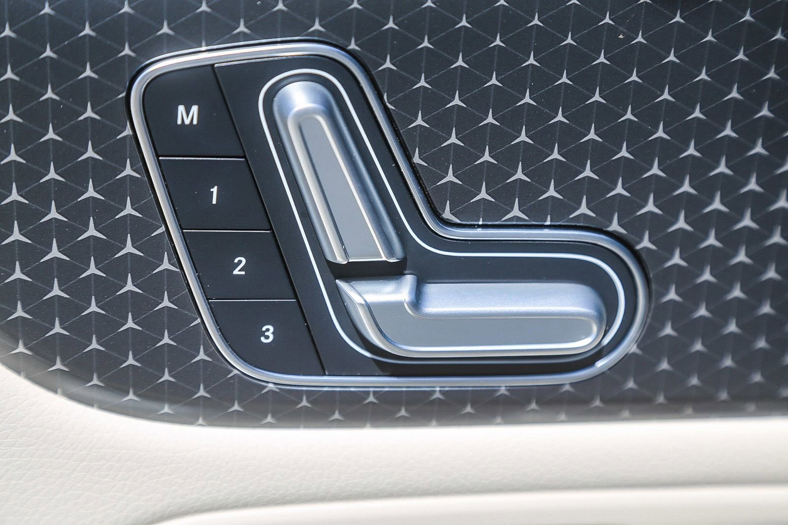 Certified 2025 Mercedes-Benz GLA 250 4MATIC image 20