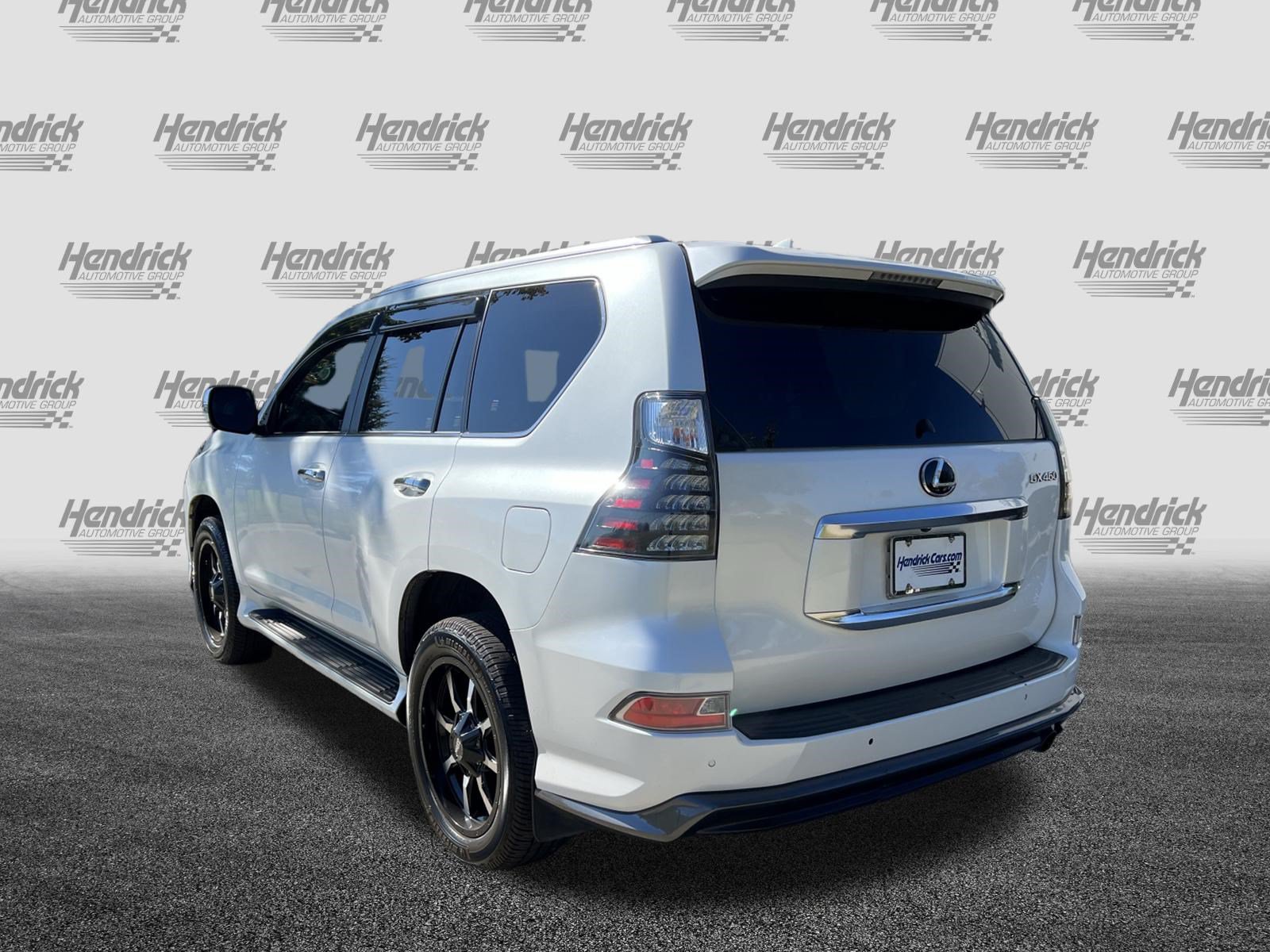 Used 2023 Lexus GX 460 Luxury w/ Sport Design Package AWD/4WD image 8