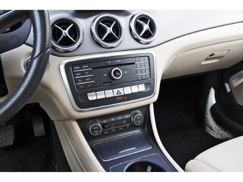 Used 2018 Mercedes-Benz GLA 250 w/ Premium Package image 30