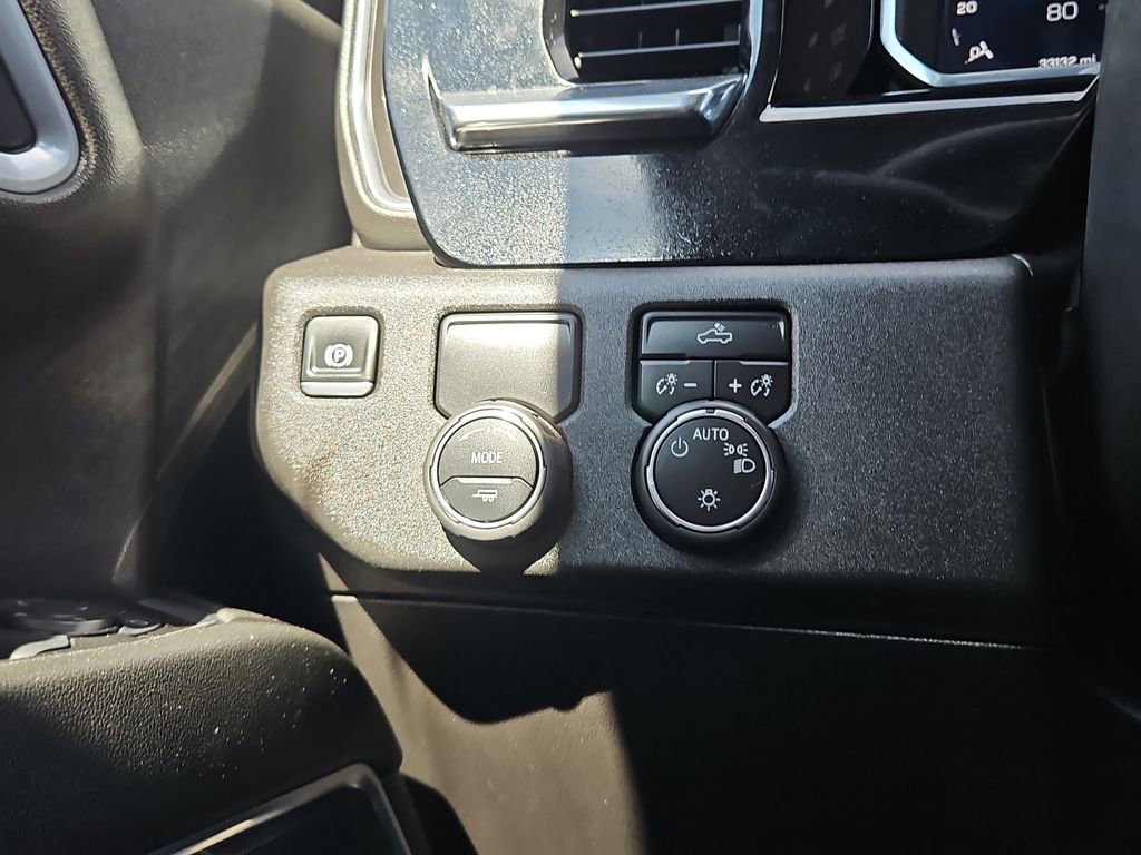 Used 2025 Chevrolet Silverado 1500 LT image 15