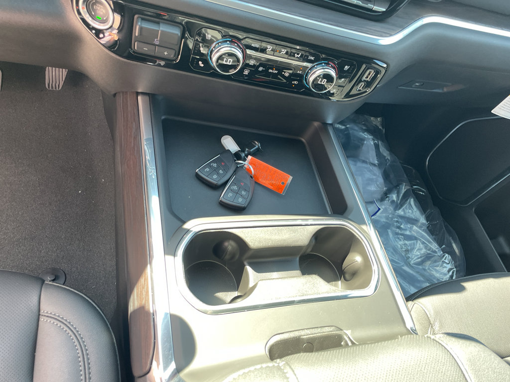 New 2025 GMC Sierra 2500 SLT w/ SLT Convenience Package image 15