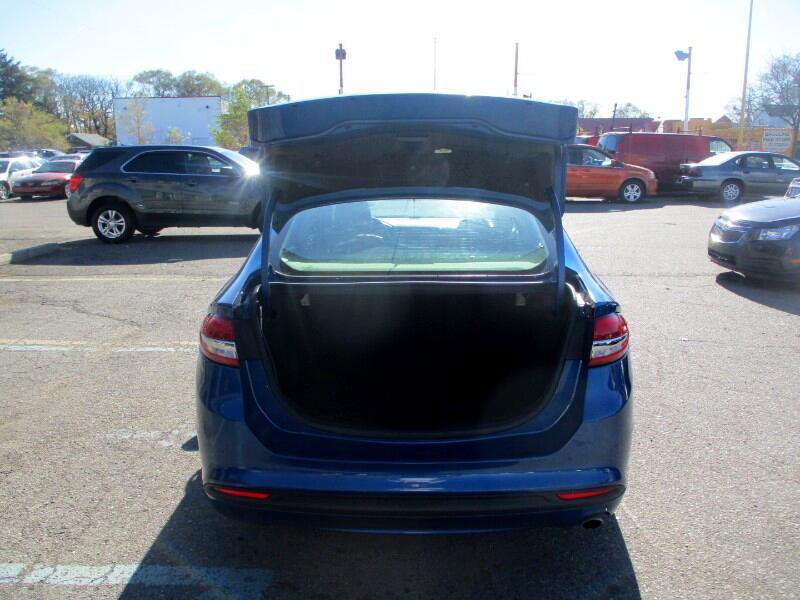 Used 2018 Ford Fusion SE image 6