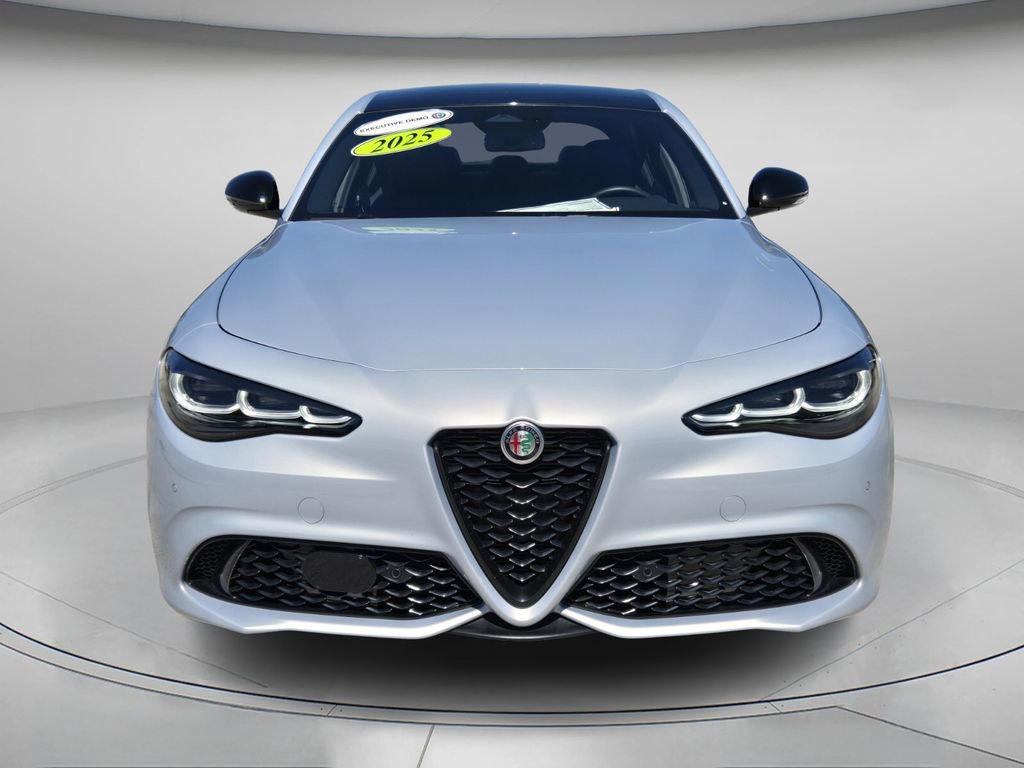 New 2025 Alfa Romeo Giulia w/ Veloce Package Rwd image 3