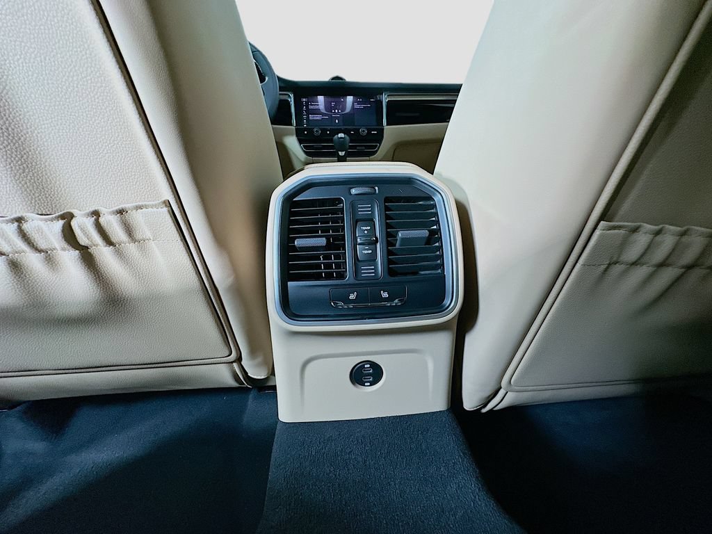 New 2026 Porsche Macan AWD/4WD image 27
