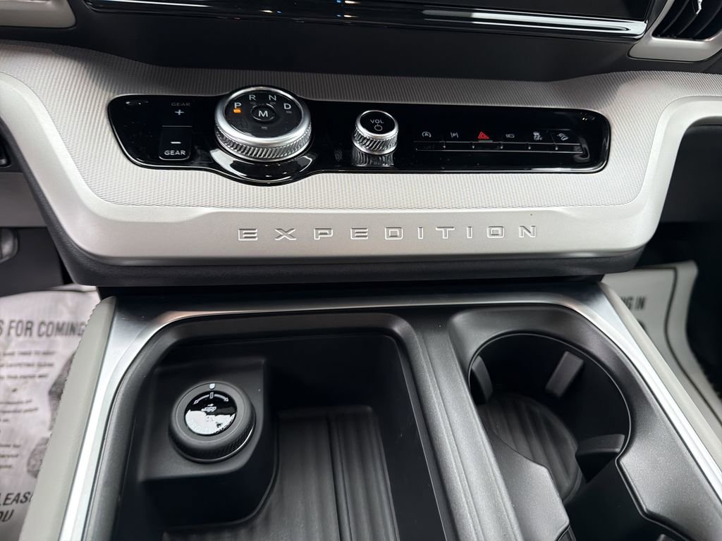 New 2026 Ford Expedition Active AWD/4WD image 24