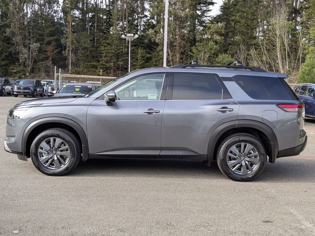 New 2025 Nissan Pathfinder SV image 8