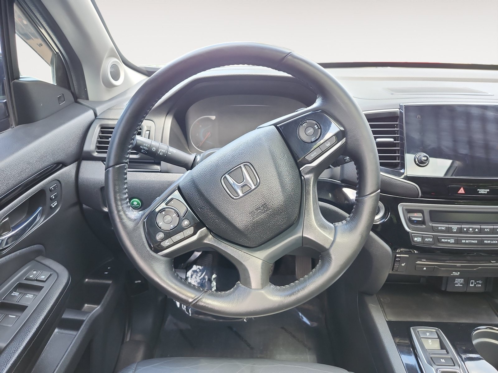 Used 2020 Honda Pilot Touring image 13
