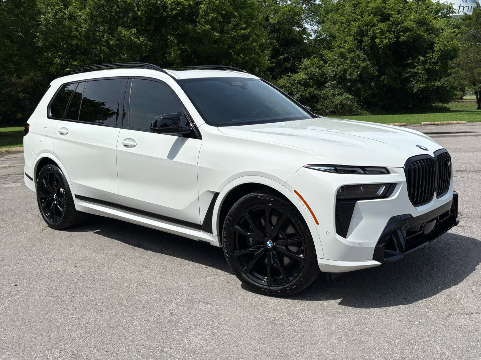 Used 2025 BMW X7 M60i AWD/4WD video 1