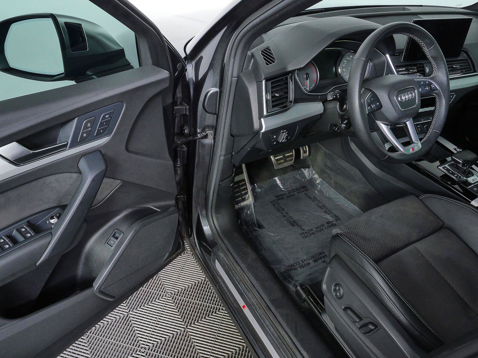 Used 2021 Audi SQ5 Premium w/ Convenience Package AWD/4WD image 7