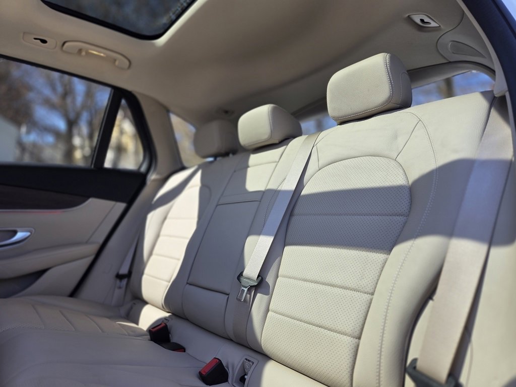 Used 2022 Mercedes-Benz GLC 300 4MATIC w/ Premium Package Lite image 25