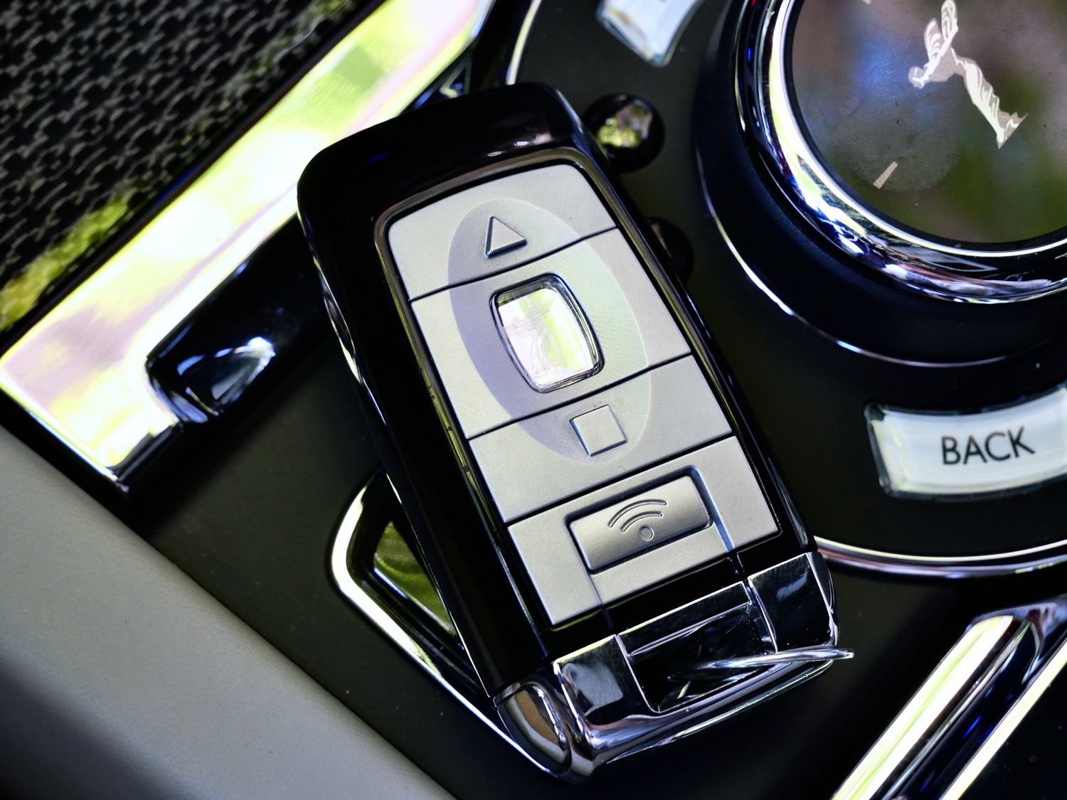 Certified 2020 Rolls-Royce Dawn RWD image 32
