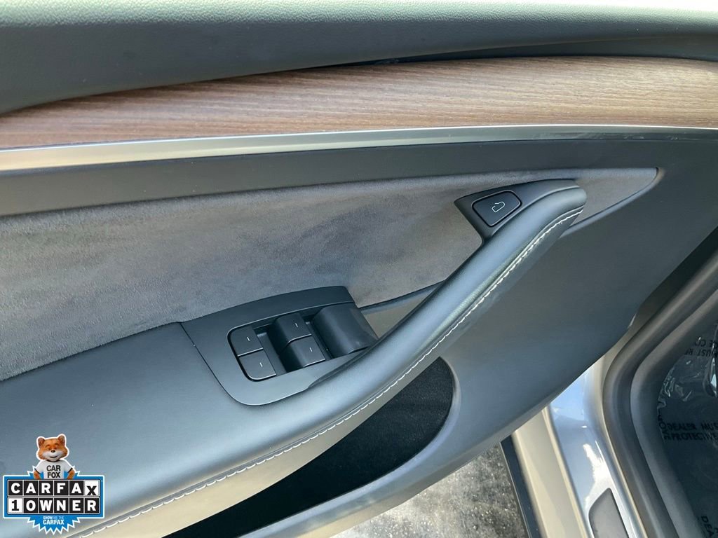 Used 2025 Tesla Model Y Long Range AWD/4WD image 23