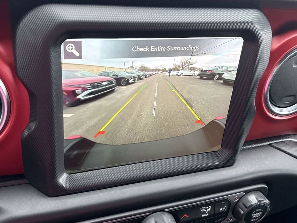 Used 2023 Jeep Gladiator Rubicon w/ Cold Weather Group image 18