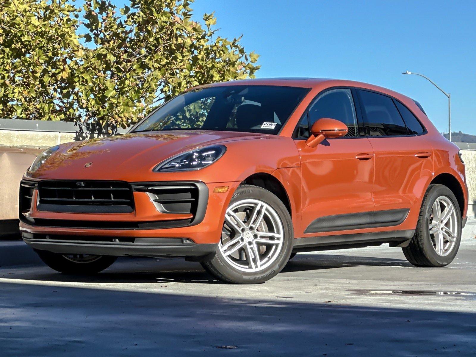 Used 2022 Porsche Macan w/ Premium Package Plus image 1