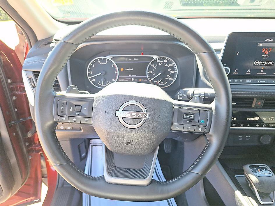 Certified 2025 Nissan Rogue SV FWD image 13