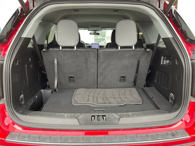 Used 2024 Ford Explorer XLT w/ Equipment Group 202A AWD/4WD image 25