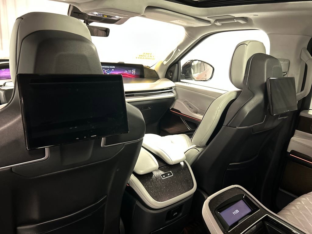 Used 2025 Lincoln Navigator L Black Label image 26