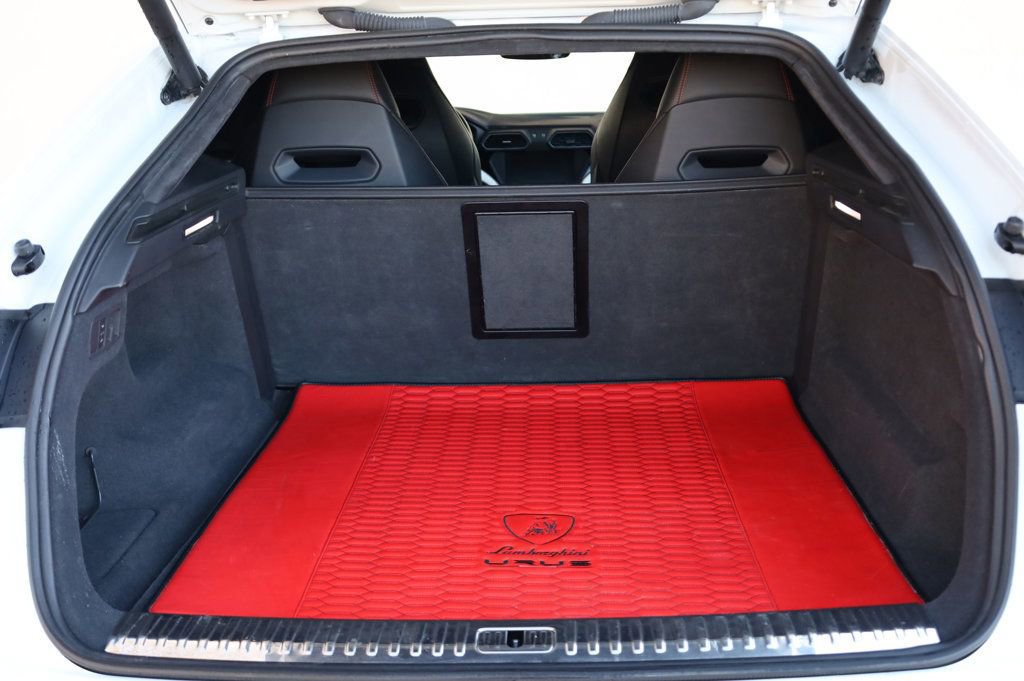 Used 2019 Lamborghini Urus image 12