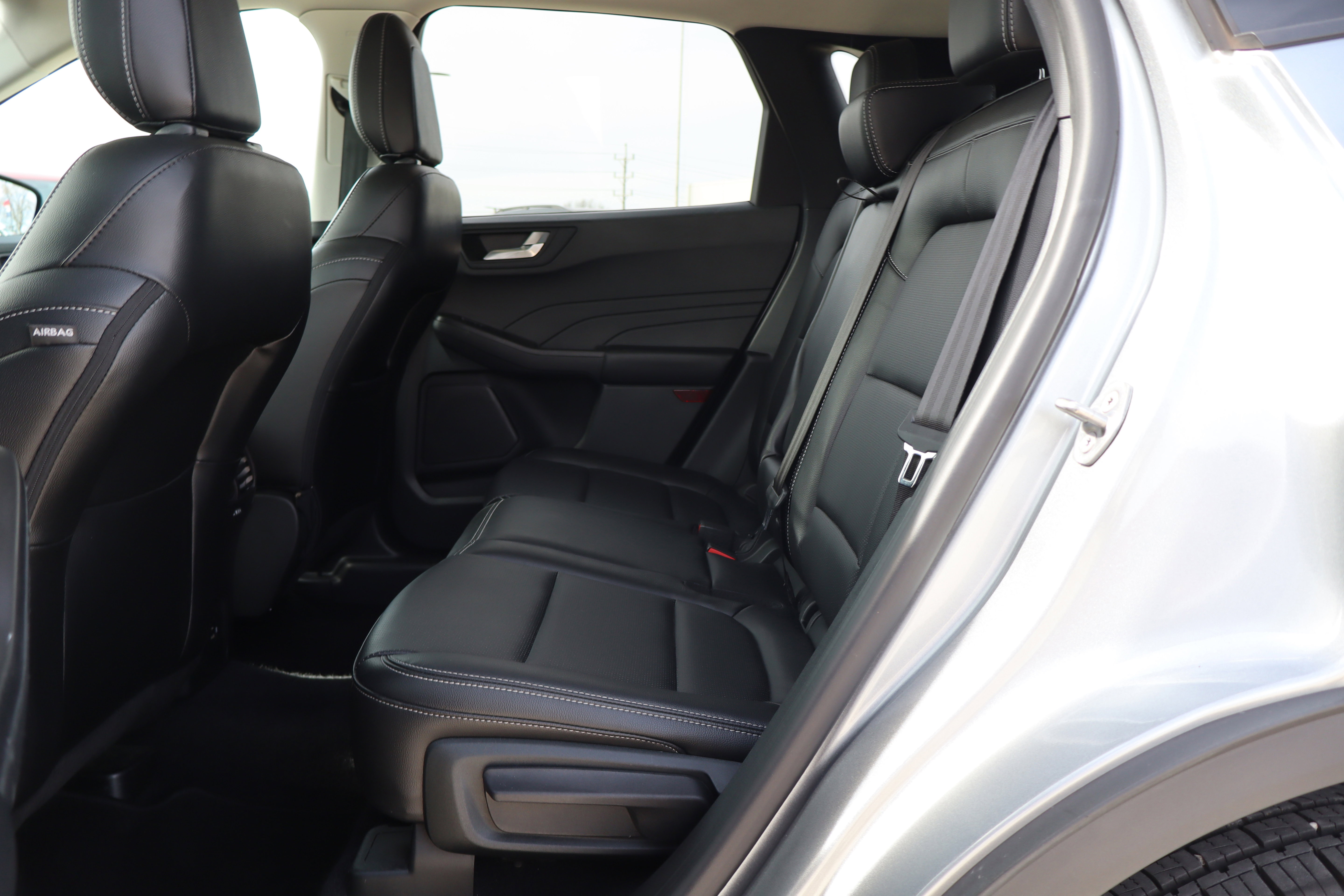 Used 2022 Ford Escape SEL image 11