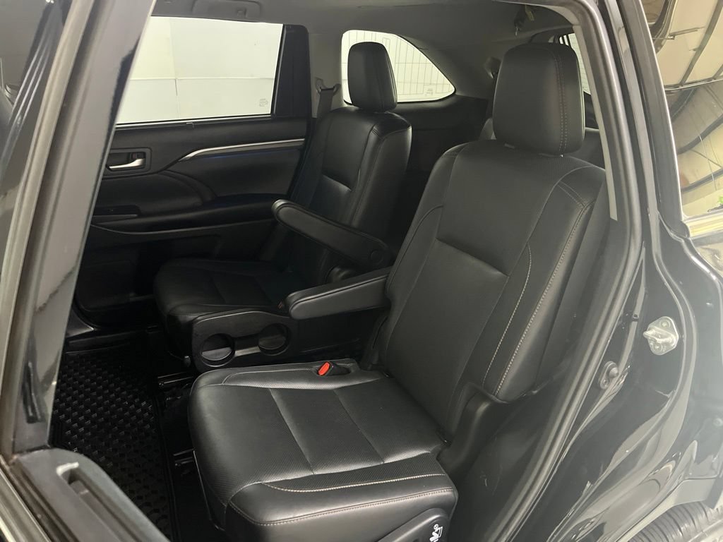 Used 2019 Toyota Highlander Limited AWD/4WD image 19