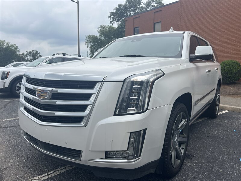 Used 2016 Cadillac Escalade Premium AWD/4WD image 12