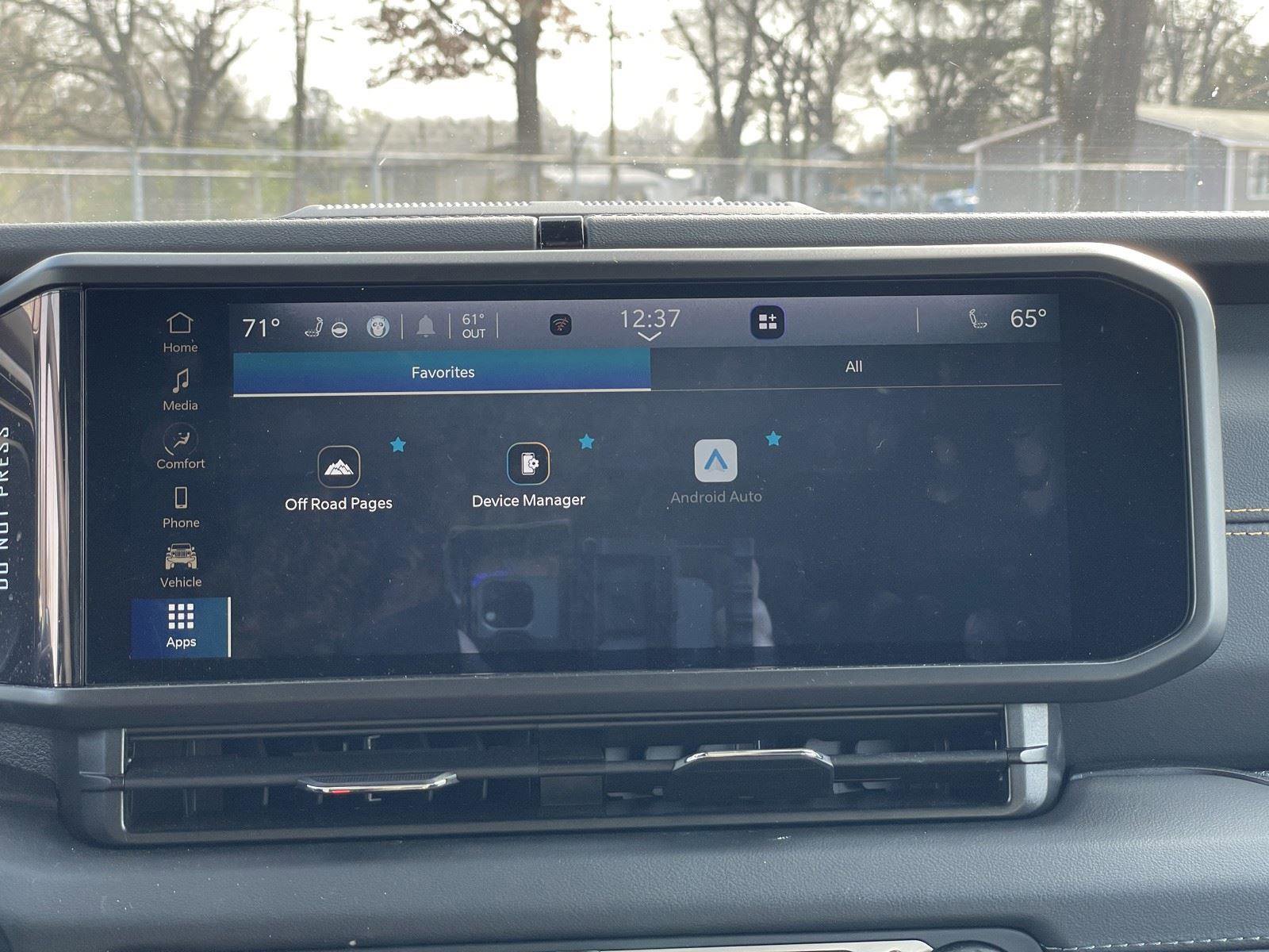 Used 2024 Jeep Wrangler Sahara w/ Safety Group image 21