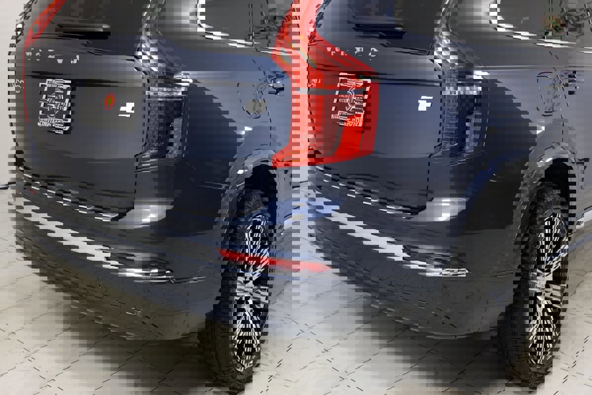 Used 2023 Volvo XC90 T8 Ultimate image 46