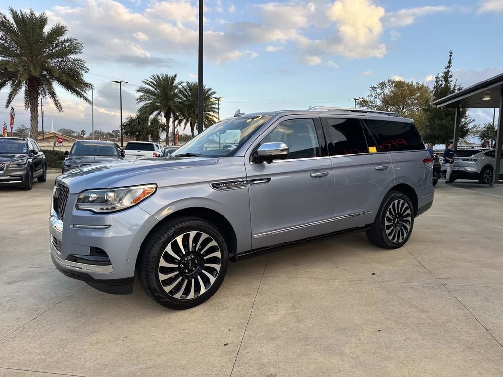 Used 2024 Lincoln Navigator Black Label image 5