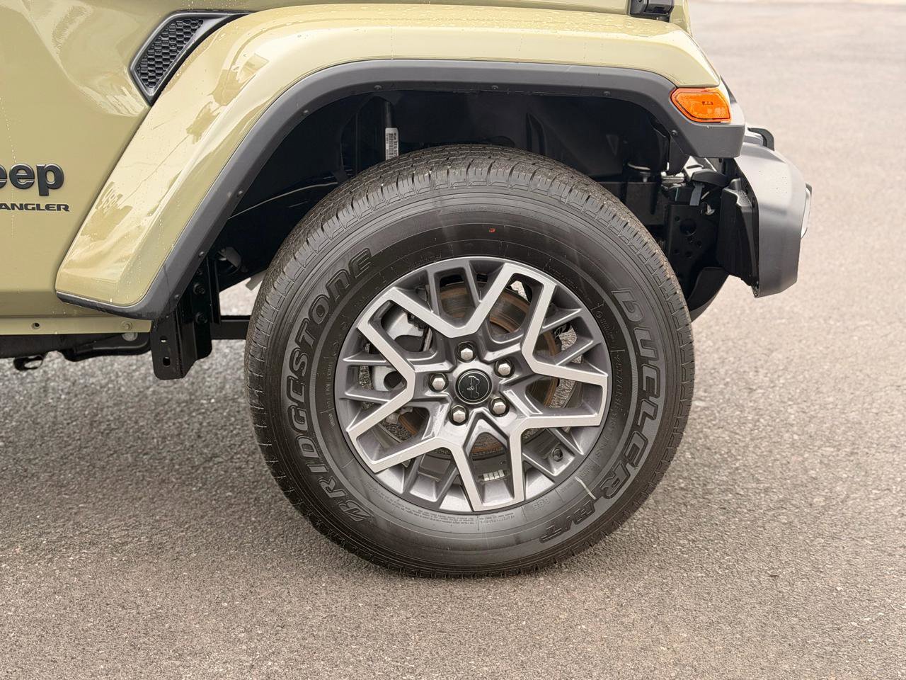 Used 2026 Jeep Wrangler Sahara AWD/4WD image 31