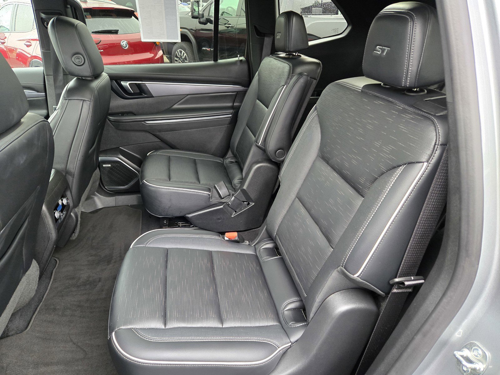 Certified 2025 Buick Enclave Sport Touring image 10