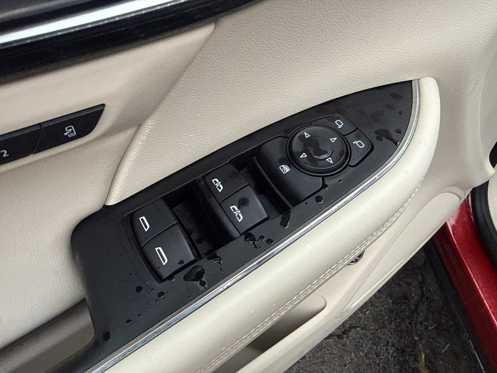 Used 2022 Buick Envision Essence w/ Safety Package AWD/4WD image 21