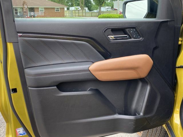 Used 2023 GMC Canyon AT4 w/ AT4 Premium Package AWD/4WD image 16