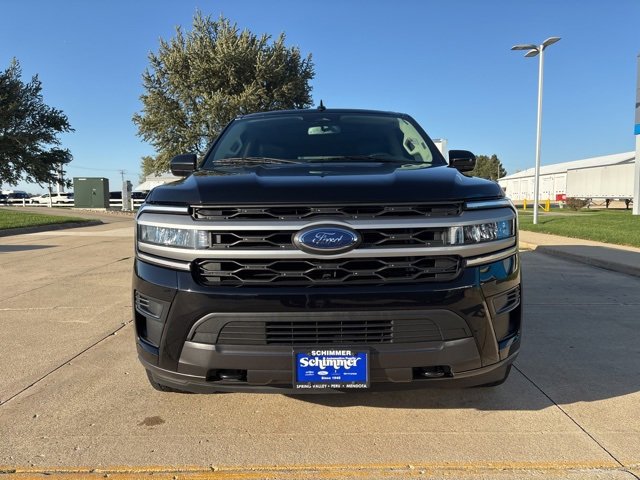 Used 2022 Ford Expedition Max XLT image 3