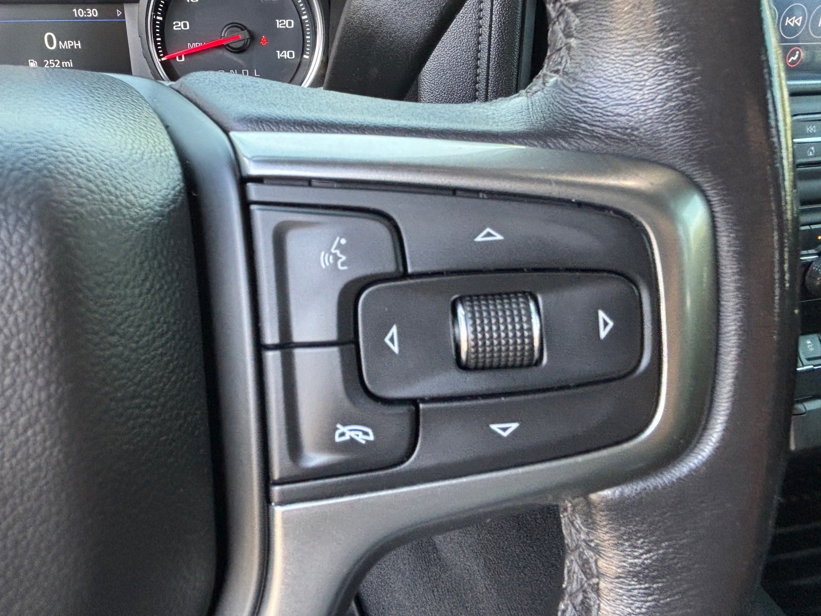 Used 2021 Chevrolet Silverado 1500 LT w/ Convenience Package II AWD/4WD image 23