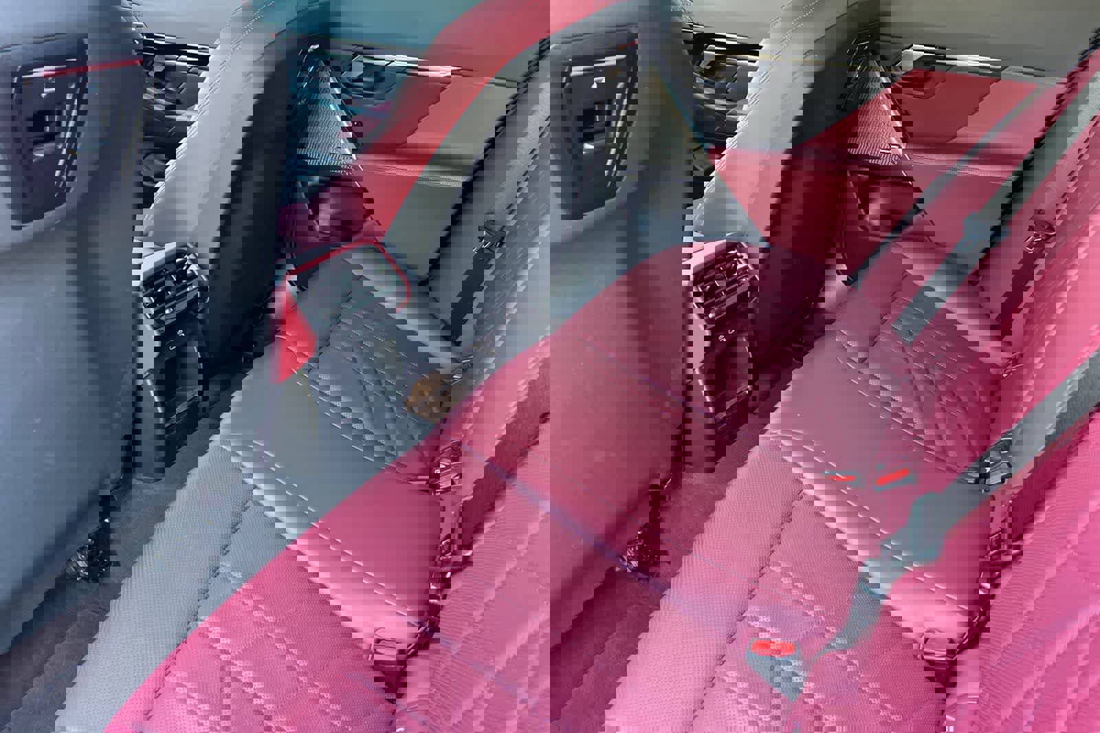 Used 2024 BMW 530i 530i w/ Premium Package image 5