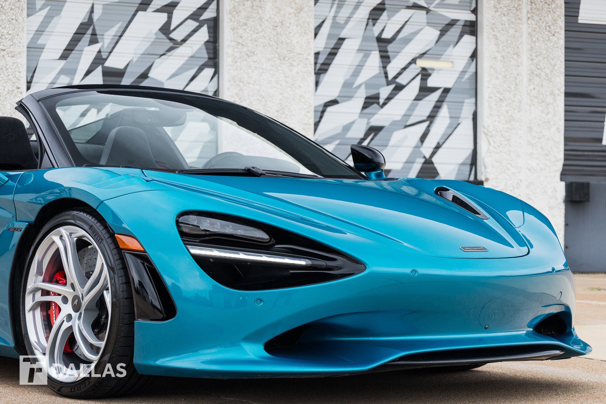 Used 2025 McLaren 750S Spider image 2