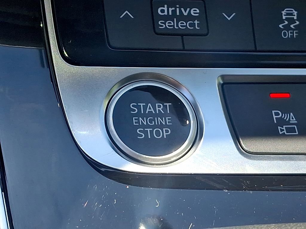 Used 2023 Audi Q7 3.0T Premium w/ Convenience Package image 23