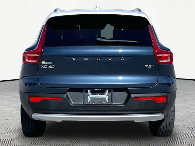 Used 2021 Volvo XC40 T5 Momentum w/ Premium Package image 5