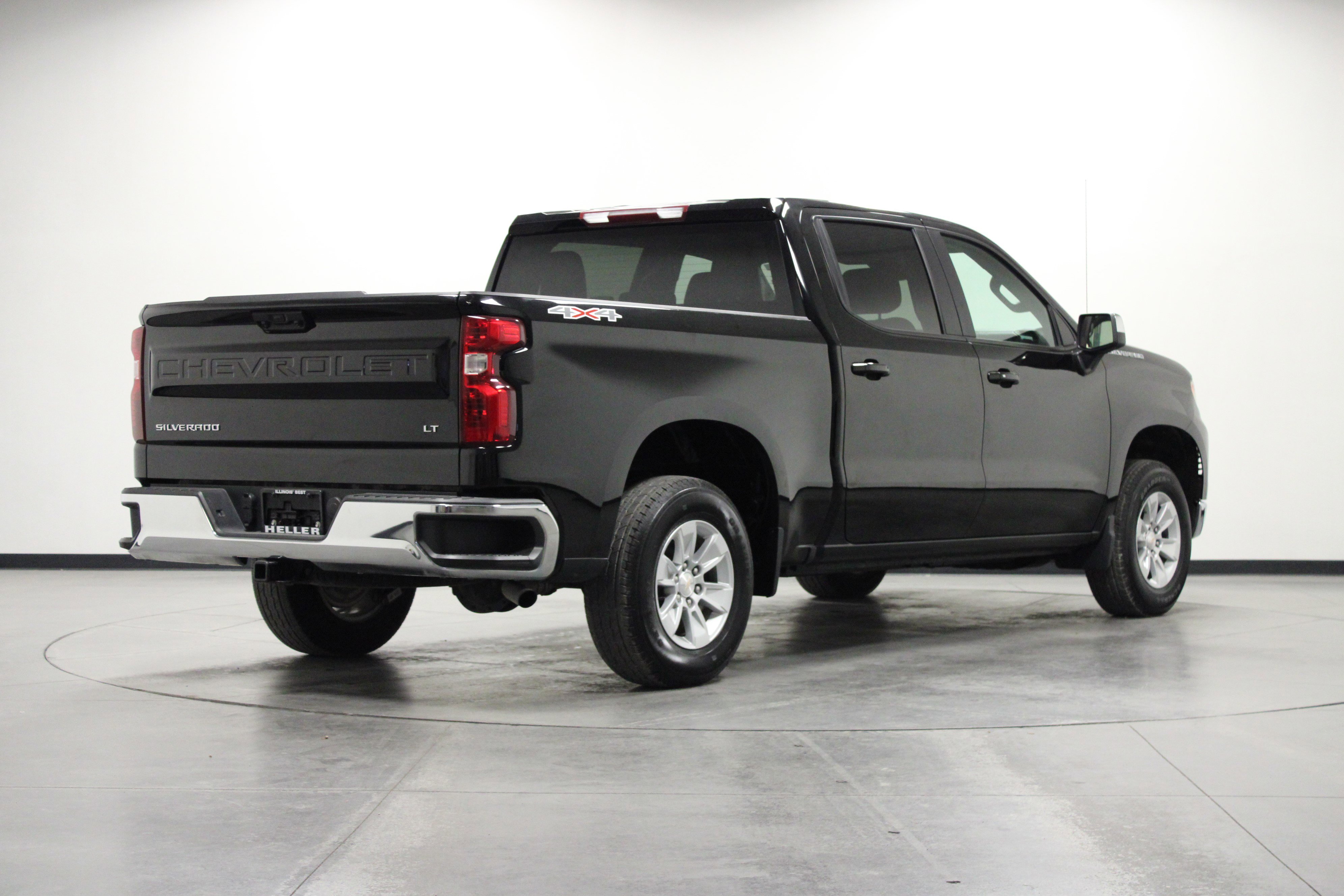 Used 2024 Chevrolet Silverado 1500 LT image 4