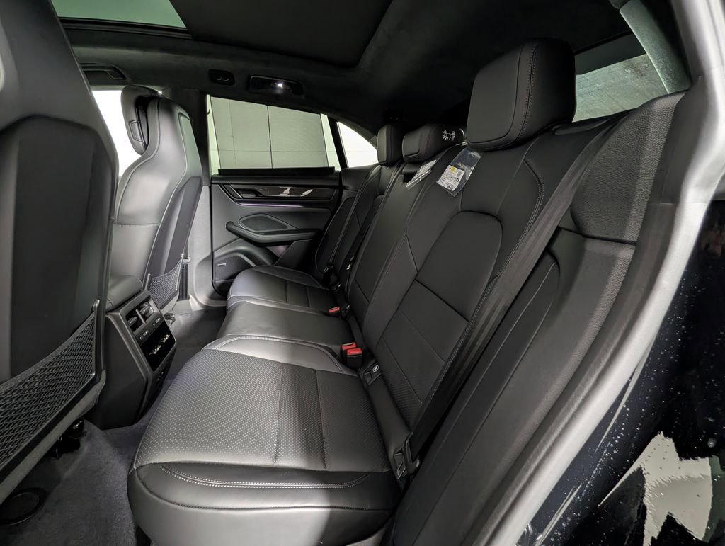 New 2026 Porsche Macan Turbo Electric image 24