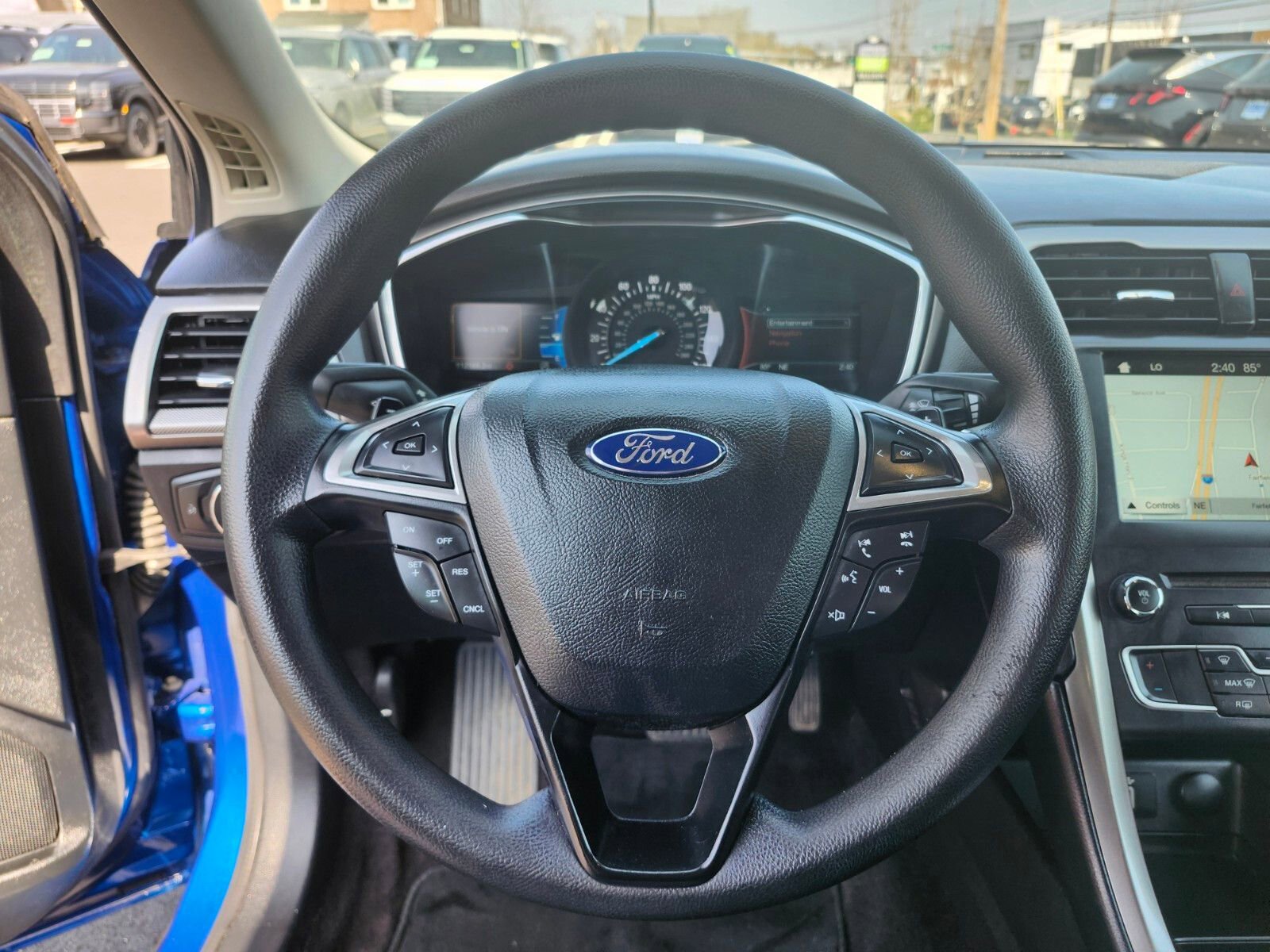 Used 2017 Ford Fusion SE w/ Fusion SE Technology Package FWD image 27