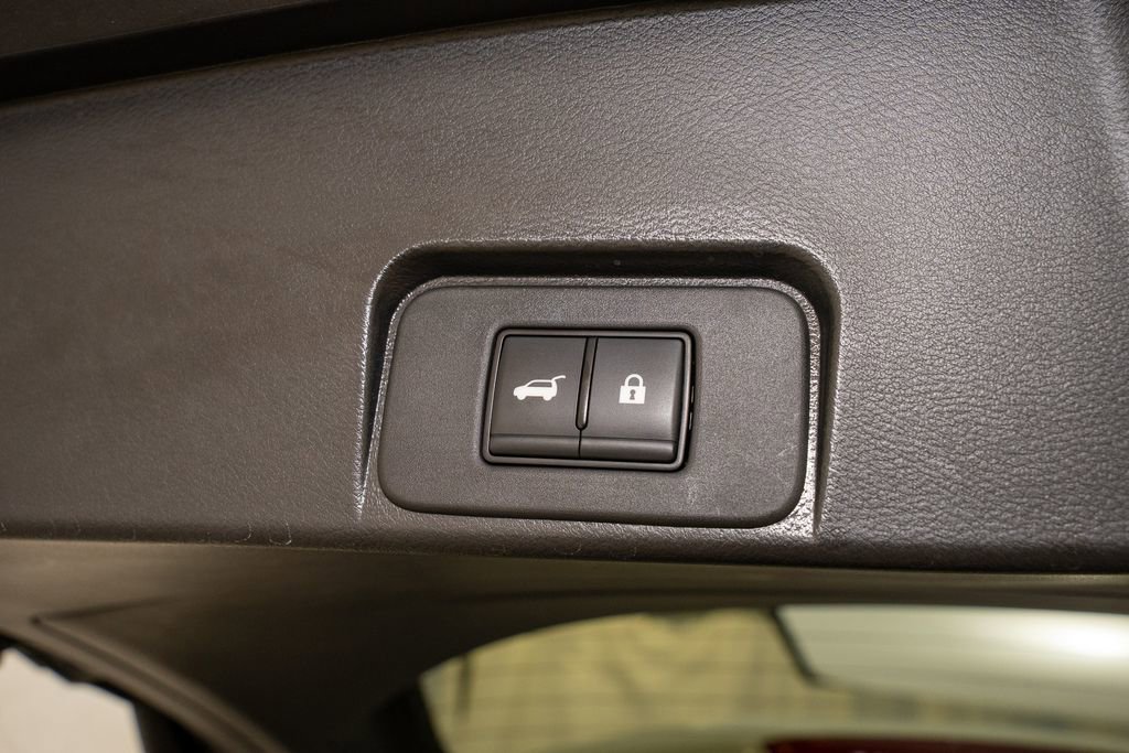 Used 2023 Nissan Rogue SV w/ SV Premium B Package image 6